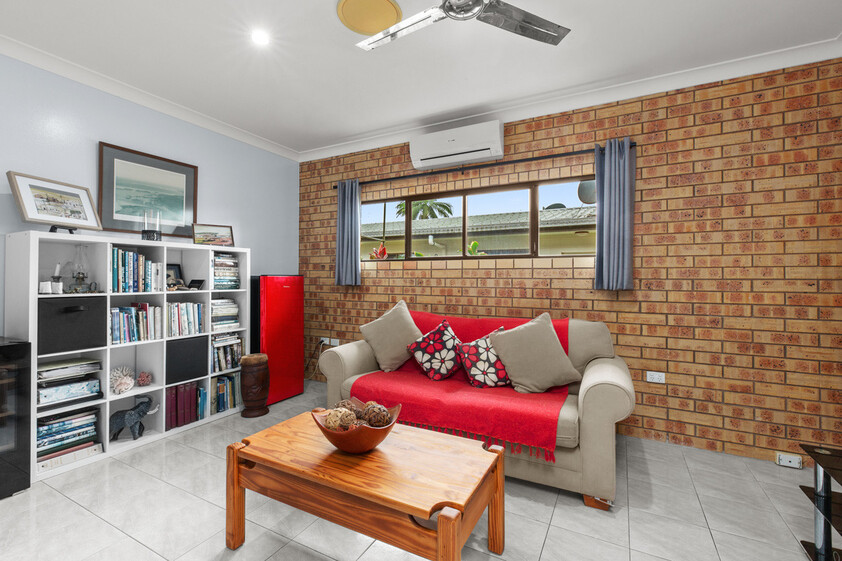 SPACIOUS FAMILY LIVING ON A GRAND 1,345m² RESIDENTIAL BLOCK