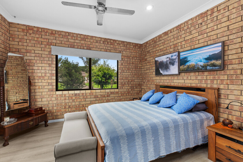 SPACIOUS FAMILY LIVING ON A GRAND 1,345m² RESIDENTIAL BLOCK