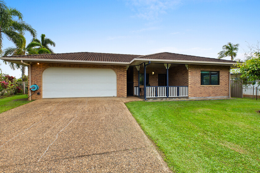 SPACIOUS FAMILY LIVING ON A GRAND 1,345m² RESIDENTIAL BLOCK