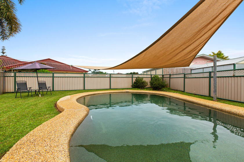 SPACIOUS FAMILY LIVING ON A GRAND 1,345m² RESIDENTIAL BLOCK
