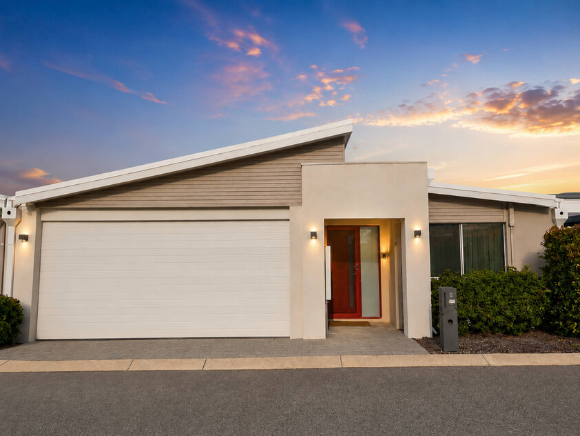 Modern, Low-Maintenance Living in a Convenient Lifestyle Location
