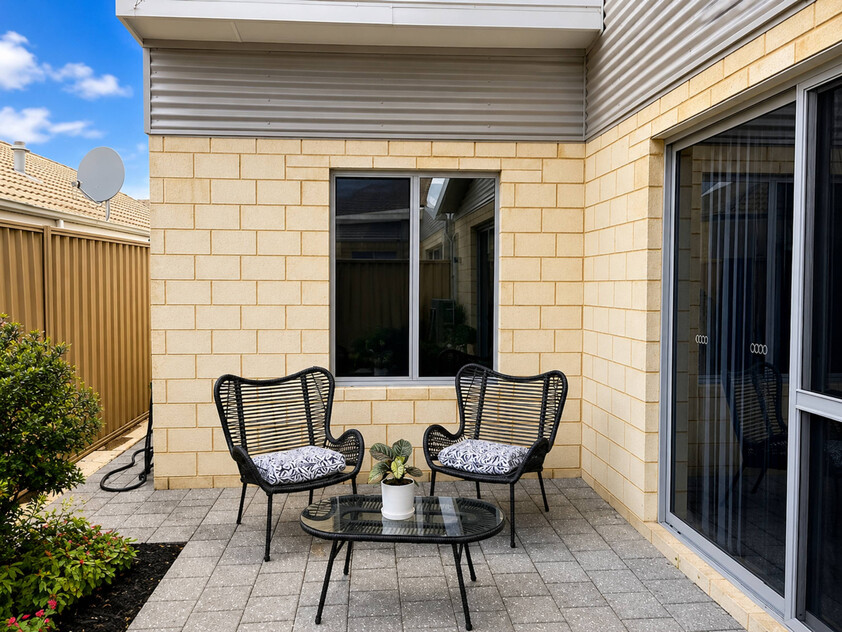 Modern, Low-Maintenance Living in a Convenient Lifestyle Location
