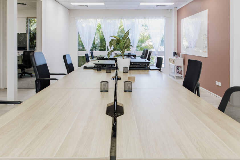 AFFORDABLE PRIVATE OFFICE SPACE A PLACE TO WORK WITHOUT THE LEASE HEADACHES