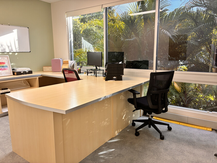 AFFORDABLE PRIVATE OFFICE SPACE A PLACE TO WORK WITHOUT THE LEASE HEADACHES