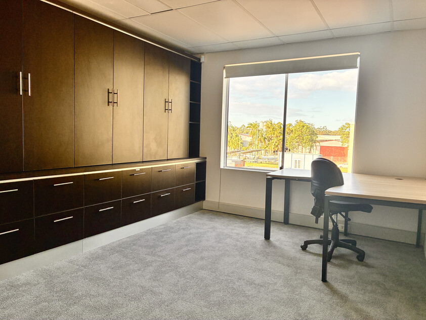 AFFORDABLE PRIVATE OFFICE SPACE A PLACE TO WORK WITHOUT THE LEASE HEADACHES