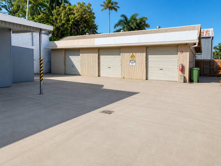 Versatile Commercial Facility Office, Showroom, Workshop & Storage