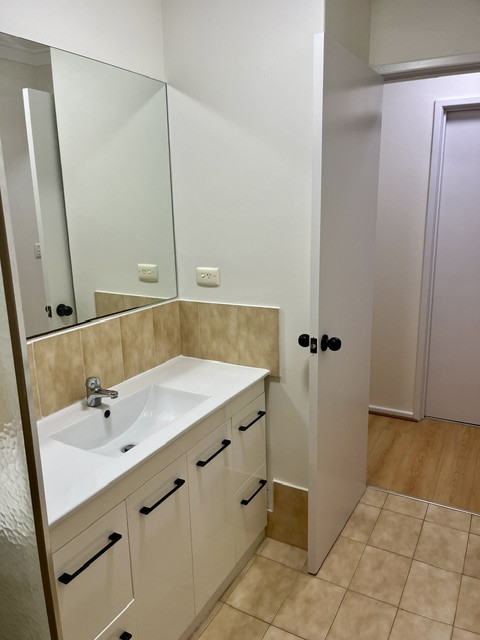 Stylish Renovated 2-Bedroom Villa Malaga 2 min / Airport 15min / Quiet Cul-de-Sac Living