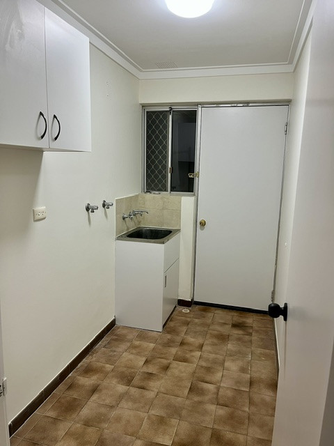Stylish Renovated 2-Bedroom Villa Malaga 2 min / Airport 15min / Quiet Cul-de-Sac Living
