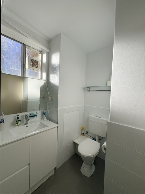2 bedroom 1 bathroom unit