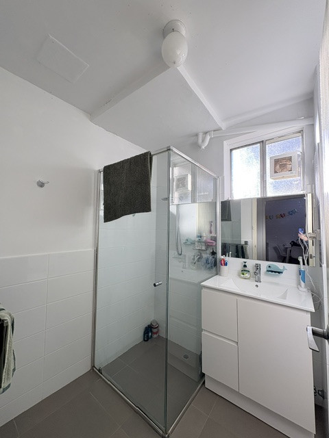 2 bedroom 1 bathroom unit