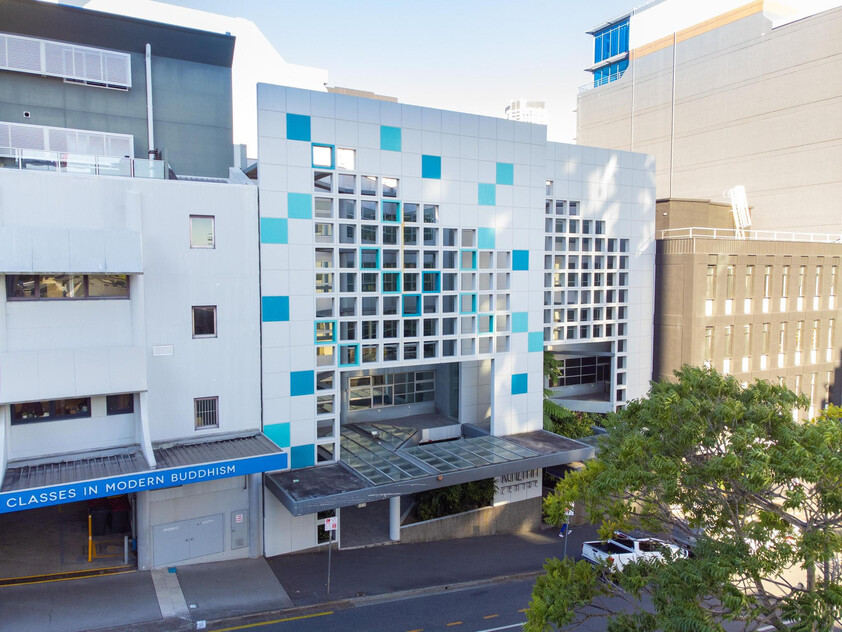 Prime Ground Floor Commercial Space | CBD Fringe Position with Excellent Exposure