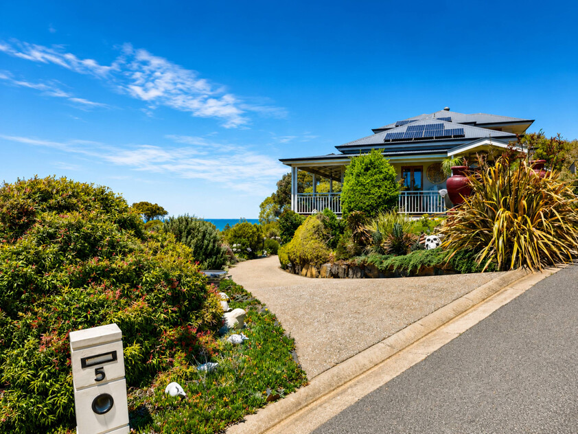 Panoramic Coastal Luxury with Unrivalled Encounter Bay Views