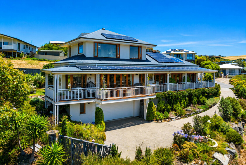 Panoramic Coastal Luxury with Unrivalled Encounter Bay Views