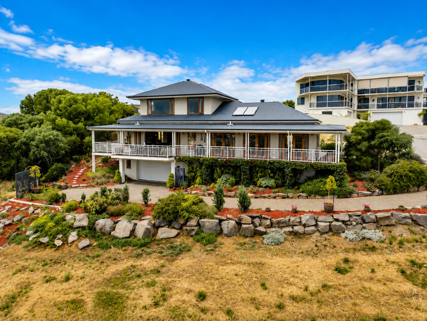 Panoramic Coastal Luxury with Unrivalled Encounter Bay Views