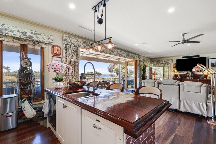 Panoramic Coastal Luxury with Unrivalled Encounter Bay Views