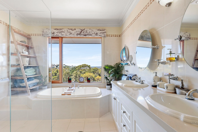 Panoramic Coastal Luxury with Unrivalled Encounter Bay Views