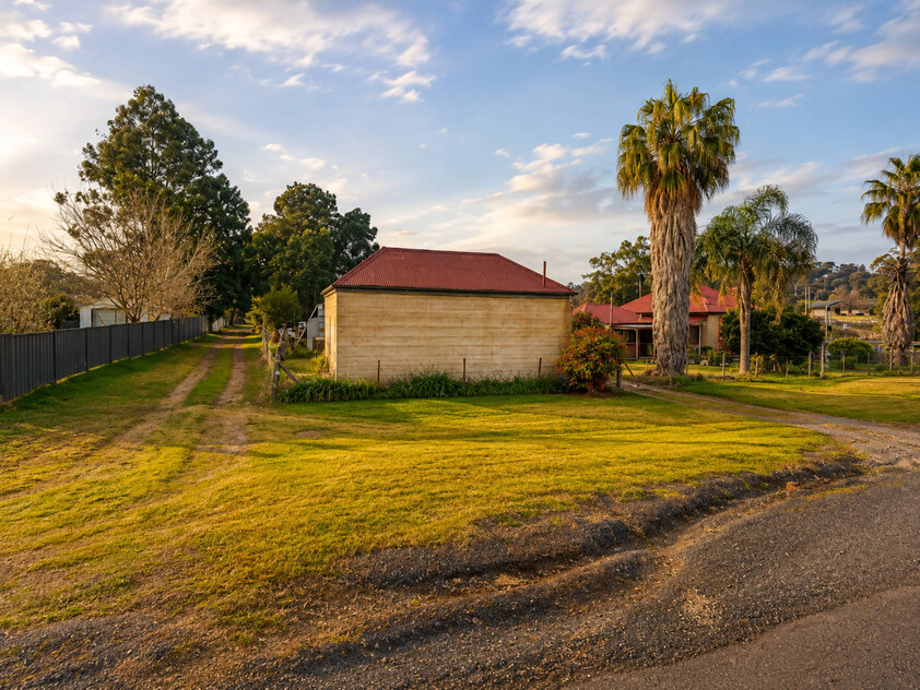 Rare Highway Frontage Opportunity Three Titles on Approx. 6,052m²
