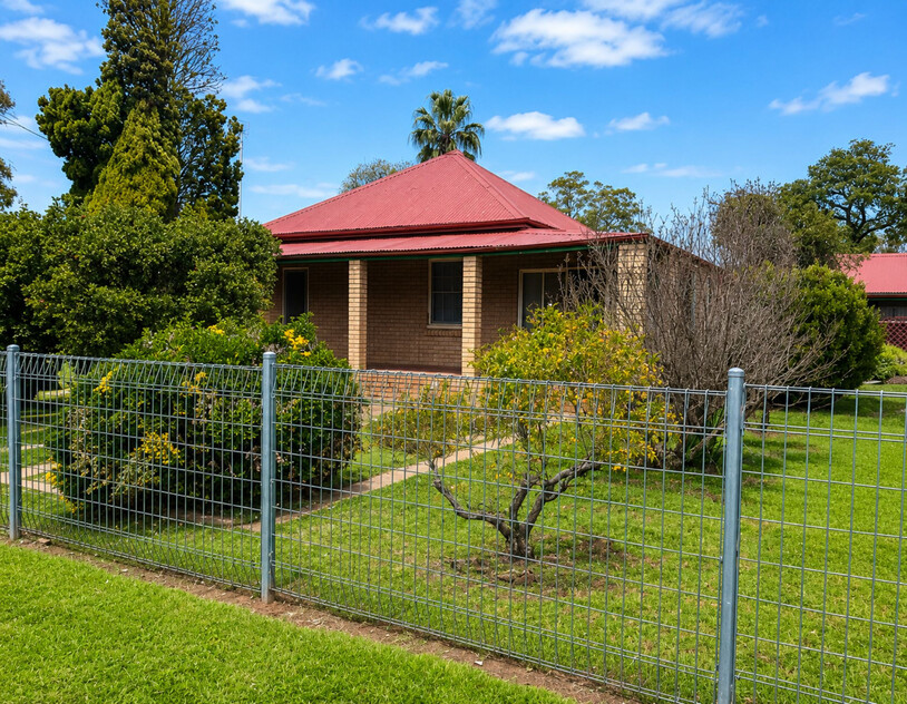 Rare Highway Frontage Opportunity Three Titles on Approx. 6,052m²