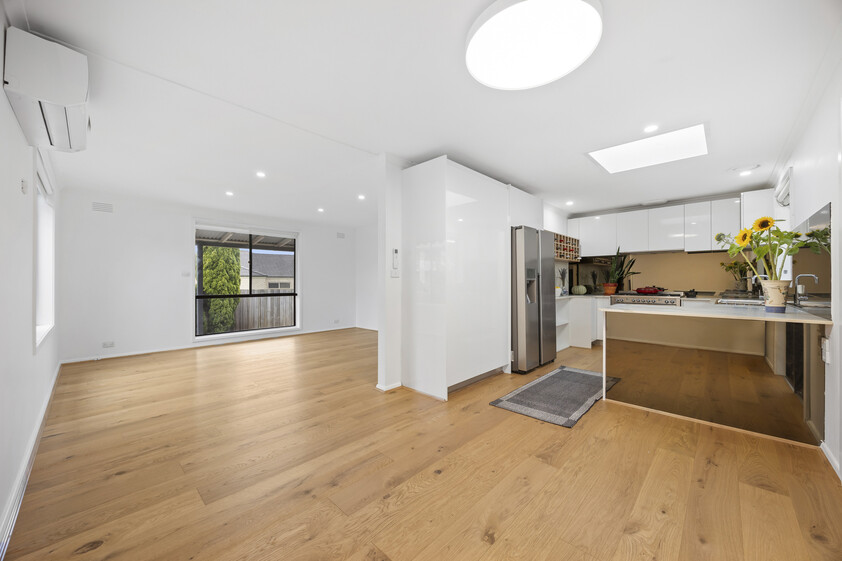 Renovated Coastal Retreat Only 350m from the Beach