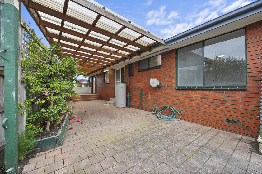 Renovated Coastal Retreat Only 350m from the Beach