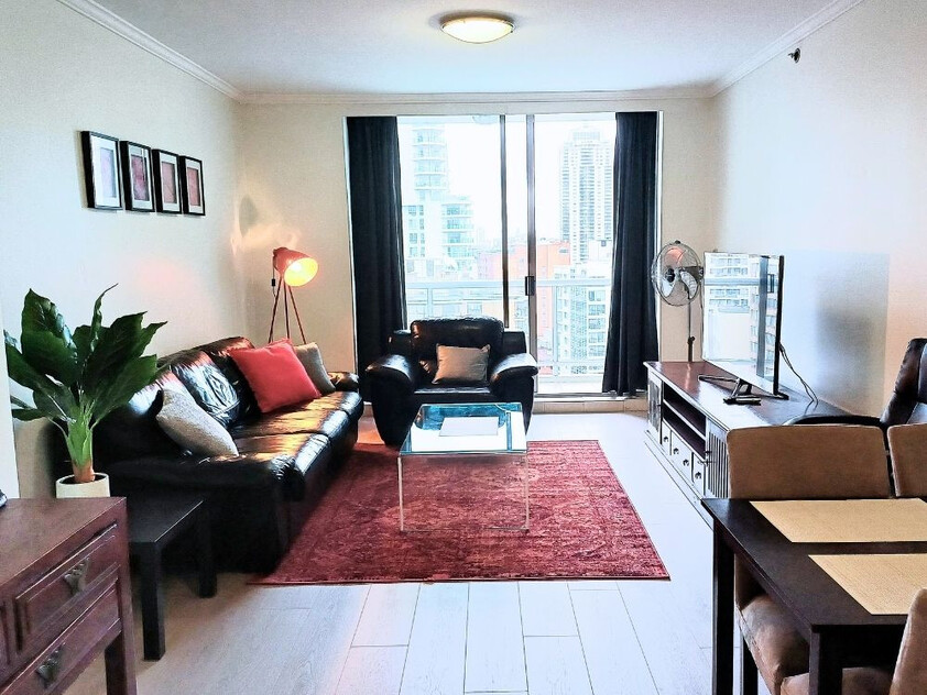 Modern 1-Bedroom Apartment with Parking in Maestri Towers Walk to Darling Harbour & Chinatown