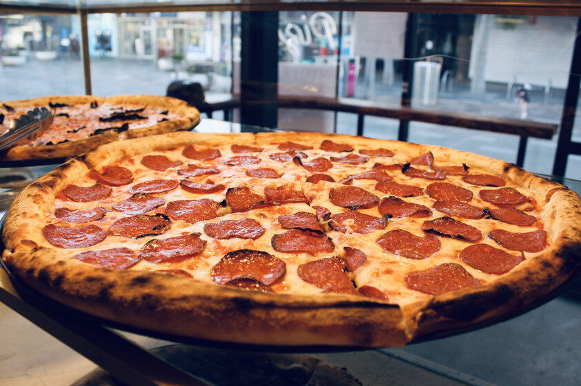 BUSINESS FOR SALE: ESTABLISHED TAKEAWAY PIZZA RESTAURANT