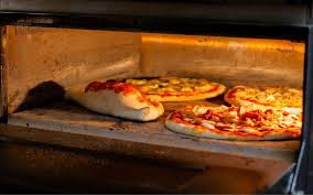 BUSINESS FOR SALE: ESTABLISHED TAKEAWAY PIZZA RESTAURANT