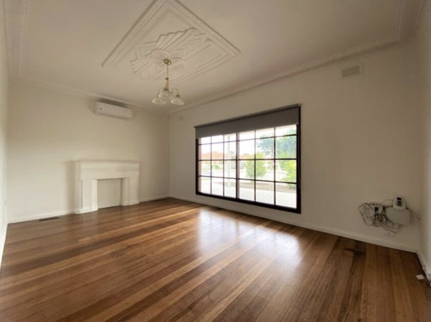 Family Friendly Home with Front & Rear Yards