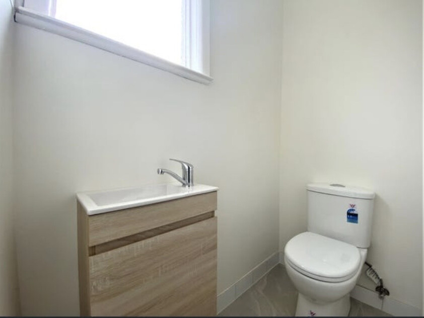 Family Friendly Home with Front & Rear Yards