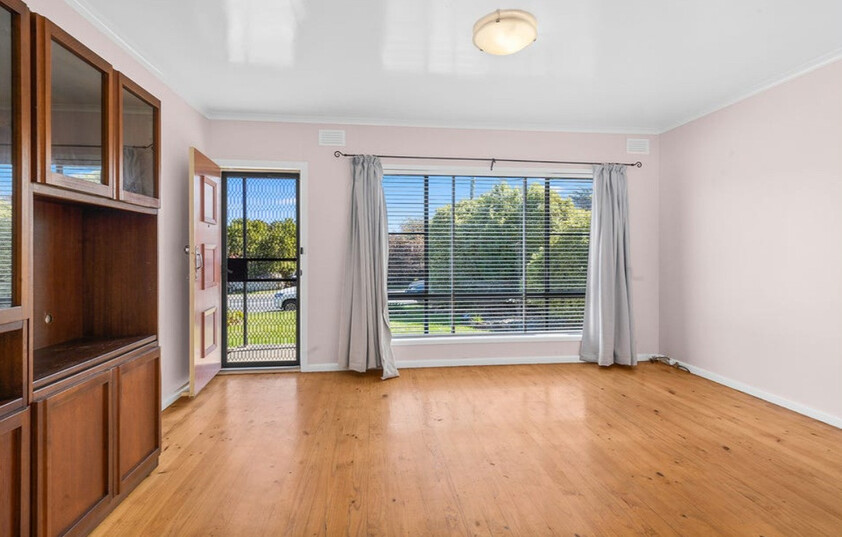 A Rare Opportunity: Large Block, Huge Garage, Extra Room & Solid Rental Income $750K ~ $900K