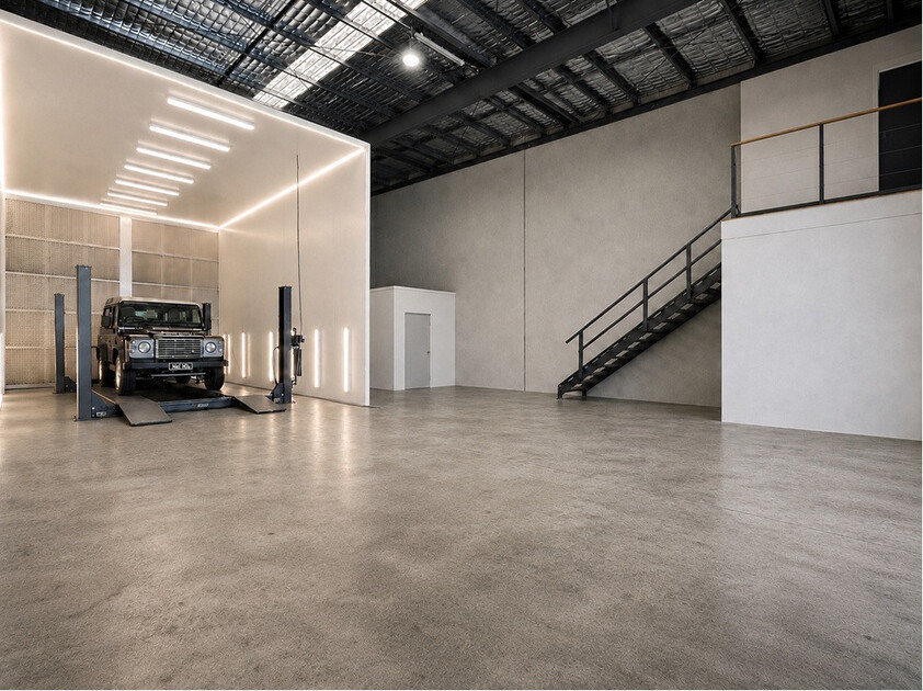 INDUSTRIAL WAREHOUSE - 206M2 WITH HIGH CLEARANCE CEILINGS & ROLLER DOOR