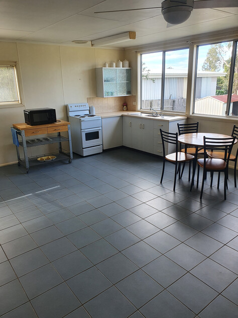 Charming 1960s Cottage with Renovation Potential in a Quiet Wauchope Location