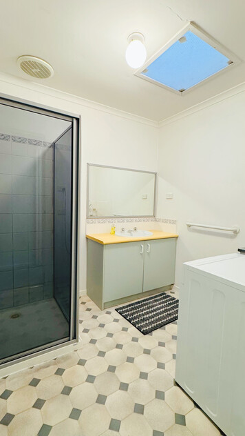 Fully Furnished 2 Bedroom Granny Flat with Beautiful Views | Move In Ready