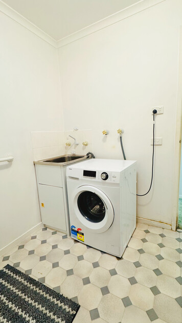 Fully Furnished 2 Bedroom Granny Flat with Beautiful Views | Move In Ready