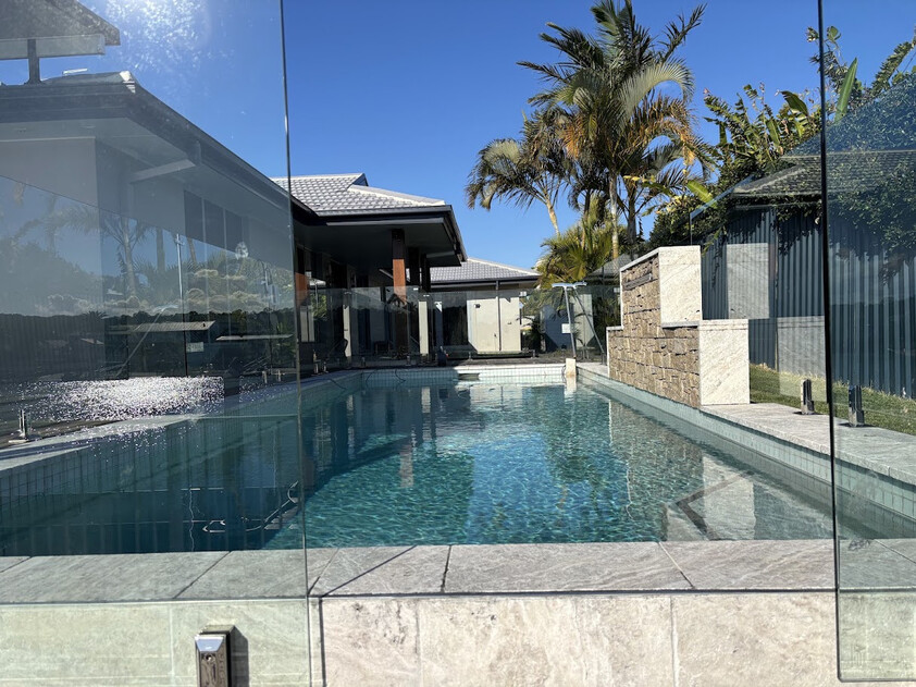 Tallebudgera magic - 20 metre sandy beach, pool, deck and pontoon in fully renovated 4 bedroom home