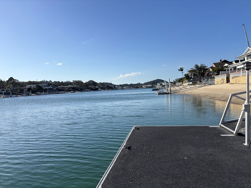 Tallebudgera magic - 20 metre sandy beach, pool, deck and pontoon in fully renovated 4 bedroom home