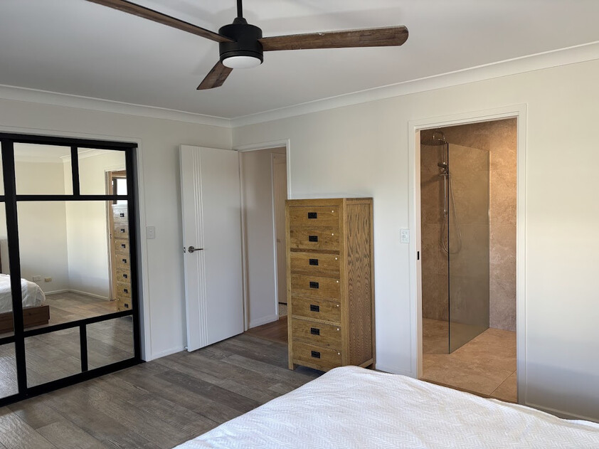 Tallebudgera magic - 20 metre sandy beach, pool, deck and pontoon in fully renovated 4 bedroom home