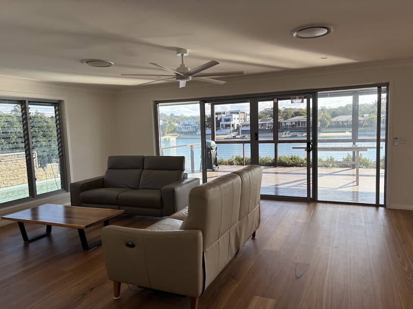 Tallebudgera magic - 20 metre sandy beach, pool, deck and pontoon in fully renovated 4 bedroom home
