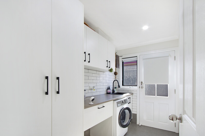 Immaculate 3-Bedroom Townhouse For Rent