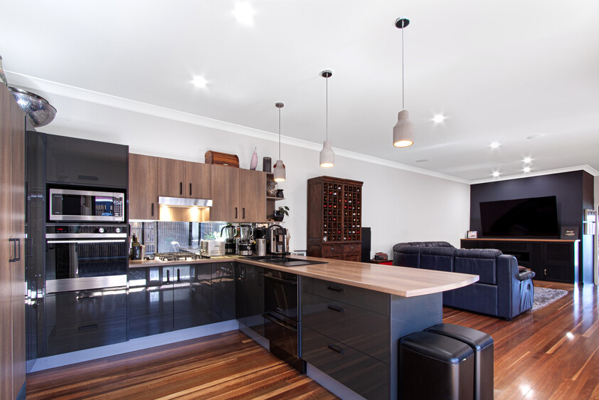 Immaculate 3-Bedroom Townhouse For Rent