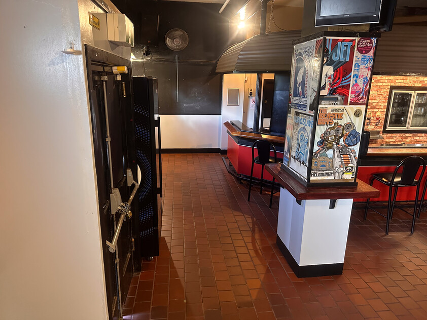 EVER DREAMED OF OWNING YOUR OWN NIGHTCLUB? THIS IS YOUR CHANCE.