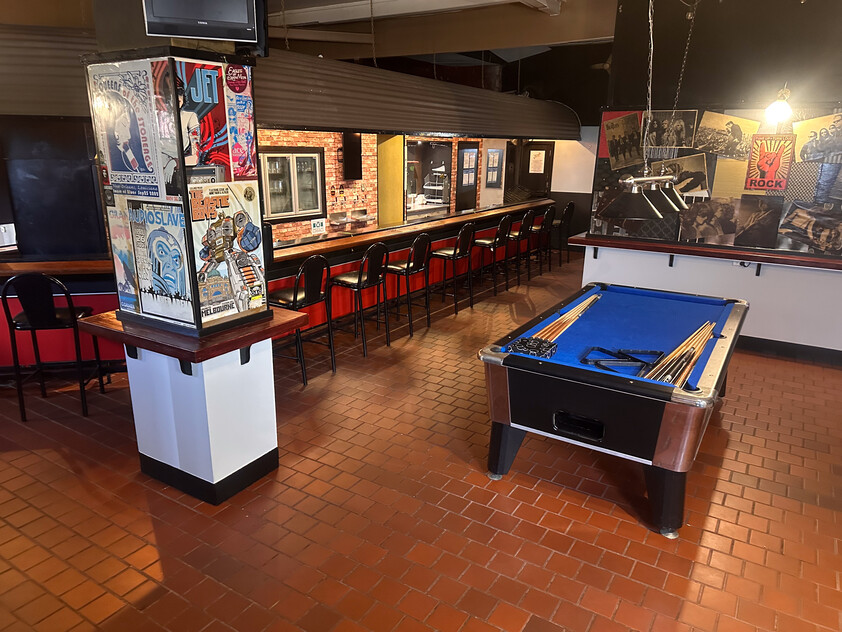 EVER DREAMED OF OWNING YOUR OWN NIGHTCLUB? THIS IS YOUR CHANCE.