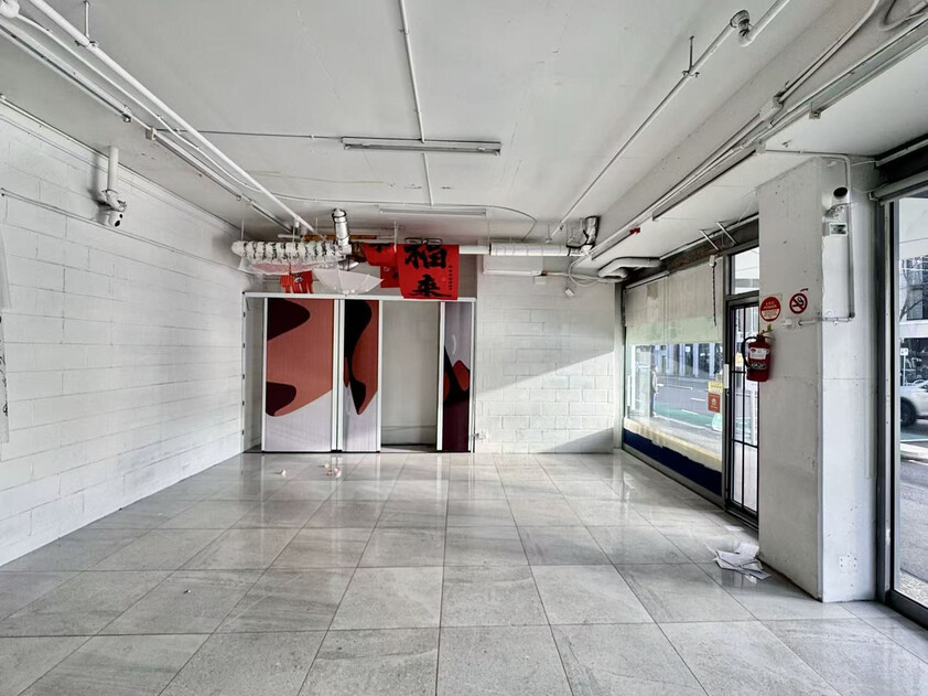 Retail Opportunity in the heart of Carlton