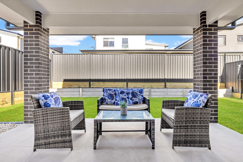 Newly Built Contemporary Corner-Block Family Home with Ground-Floor Guest Suite