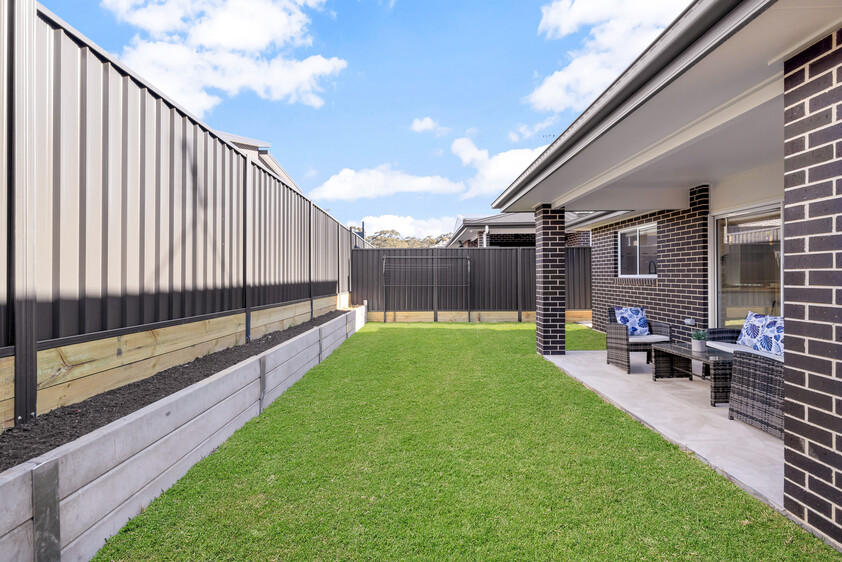Newly Built Contemporary Corner-Block Family Home with Ground-Floor Guest Suite