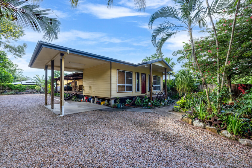 LOCATION, LIFESTYLE & POTENTIAL JUST ONE STREET FROM THE BEACH