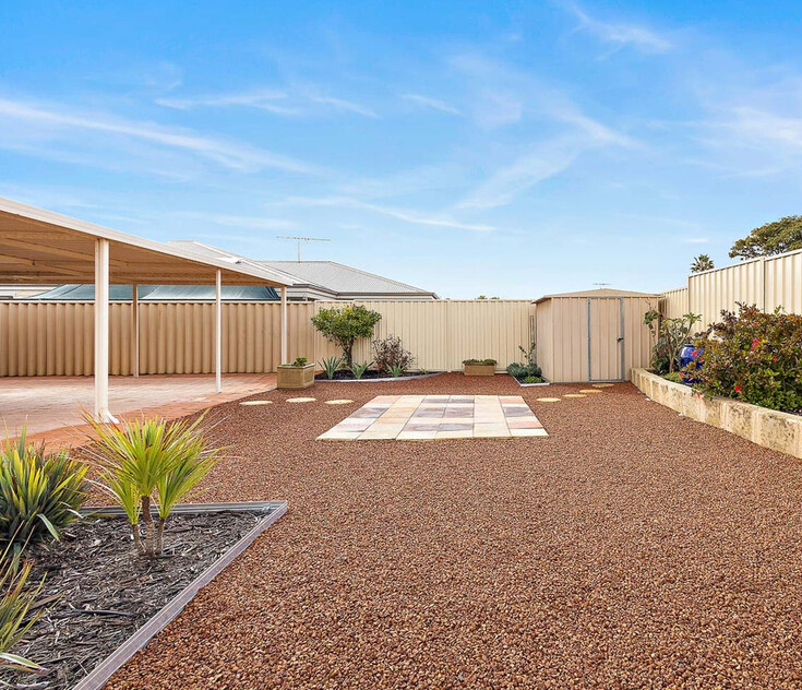 Coastal Home Minutes from Quinns Beach