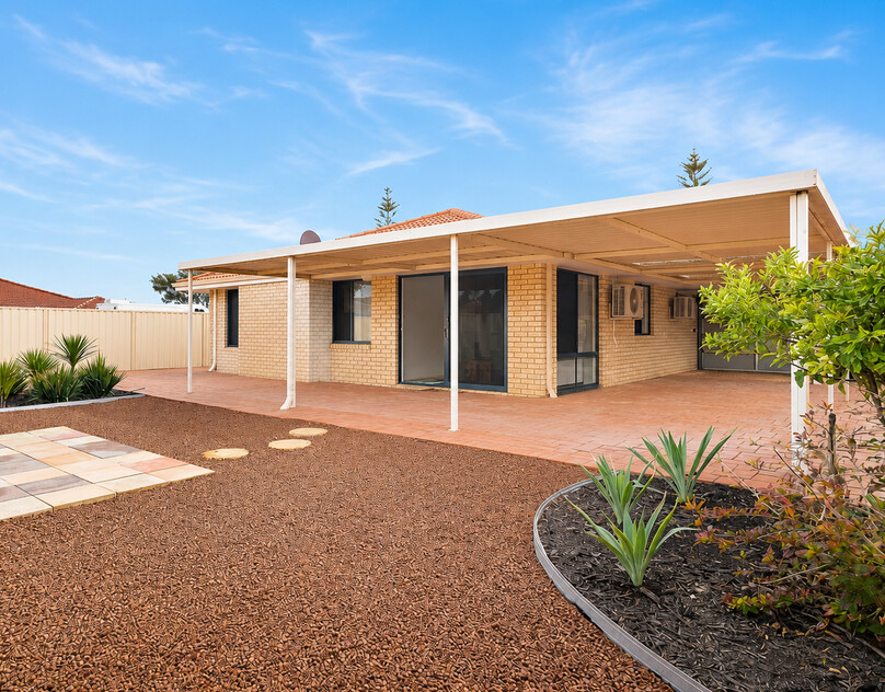 Coastal Home Minutes from Quinns Beach