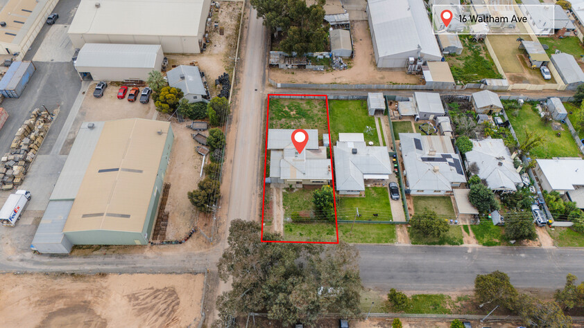 WALK TO IRYMPLE SHOPPING COMFORTABLE 3-BEDROOM HOME WITH GREAT OUTDOOR LIVING