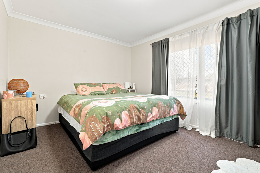 3 BEDROOM RENOVATED BRICK & TILE HOME - QUIET LOCATION INVEST, NEST OR EXPAND